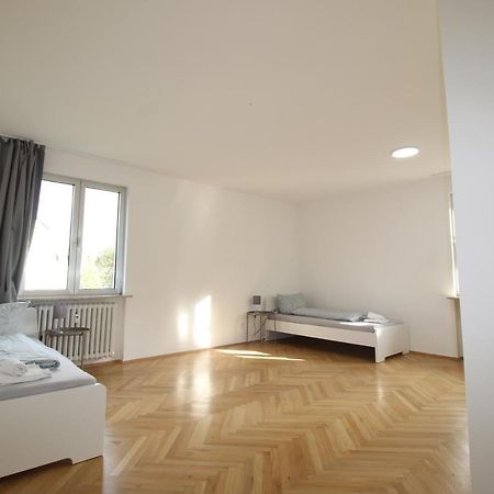 Apartmenthaus Kitzingen - Grosszuegige Wohnungen Fuer Je 6 Personen Mit Balkon Extérieur photo