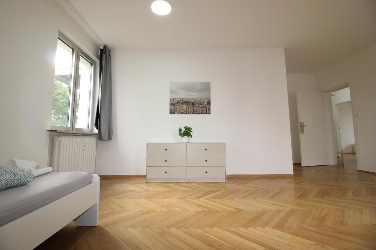 Apartmenthaus Kitzingen - Grosszuegige Wohnungen Fuer Je 6 Personen Mit Balkon Extérieur photo