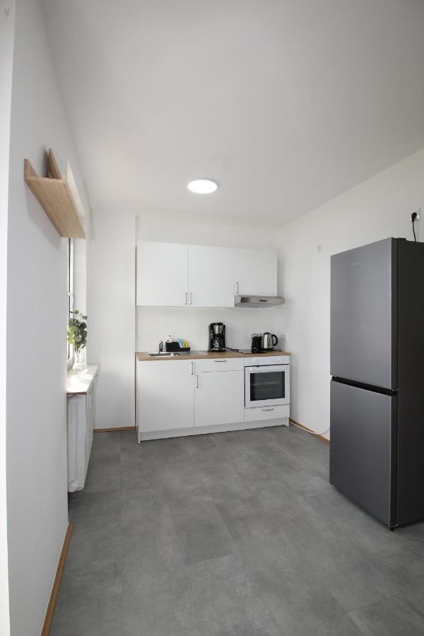 Apartmenthaus Kitzingen - Grosszuegige Wohnungen Fuer Je 6 Personen Mit Balkon Extérieur photo