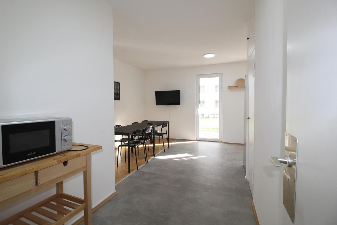 Apartmenthaus Kitzingen - Grosszuegige Wohnungen Fuer Je 6 Personen Mit Balkon Extérieur photo