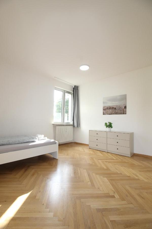 Apartmenthaus Kitzingen - Grosszuegige Wohnungen Fuer Je 6 Personen Mit Balkon Extérieur photo