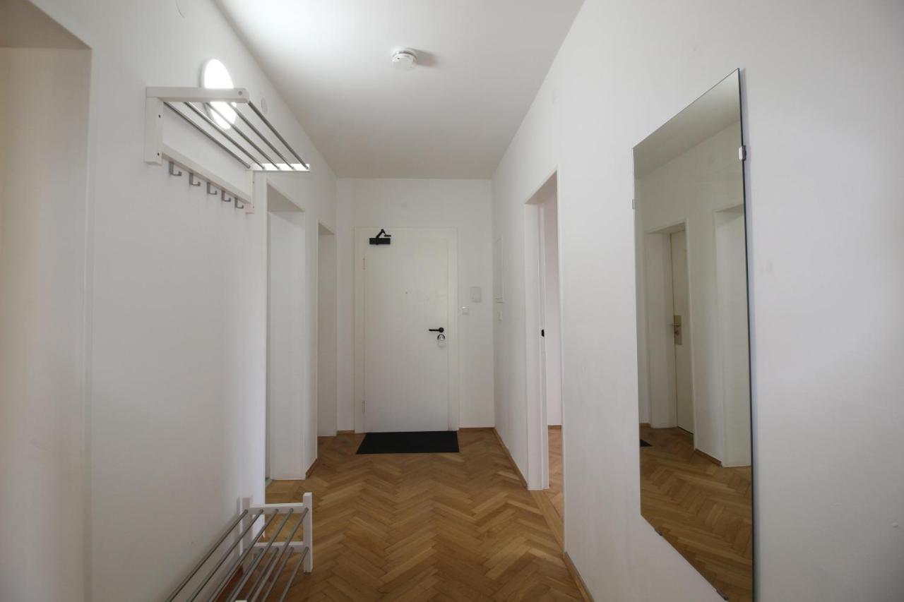 Apartmenthaus Kitzingen - Grosszuegige Wohnungen Fuer Je 6 Personen Mit Balkon Extérieur photo